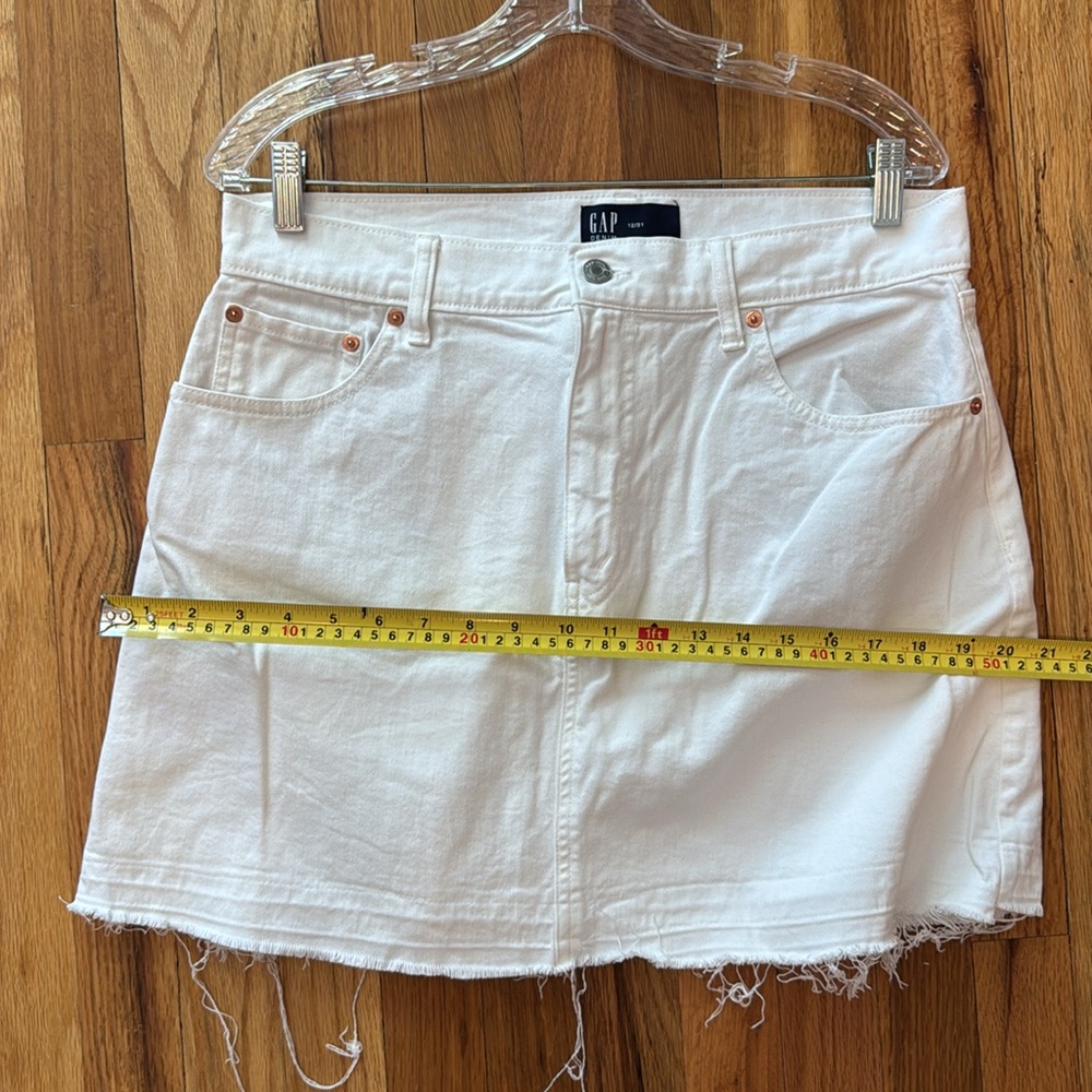 GAP White Denim Skirt, Raw Edge, Size 12/31 - Picture 5 of 7